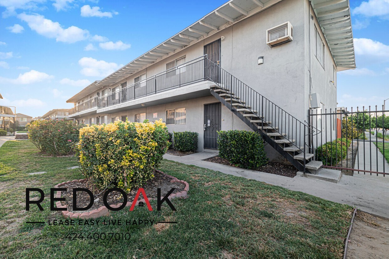 Primary Photo - 660 S Riverside Ave