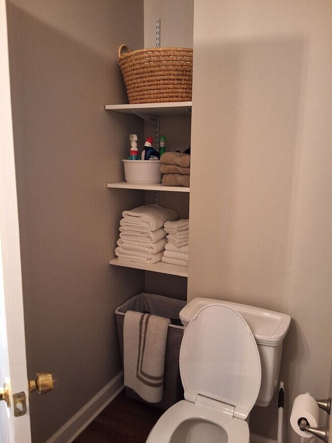 Foto del edificio - Knoxville 37914 - FULLY FURNISHED! 3 bedroom, 2 bath home - SHORT TERM LEASE AVAILABLE - Contact ...
