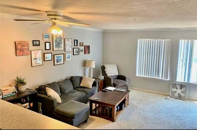 Building Photo - 8889 Caminito Plaza Centro