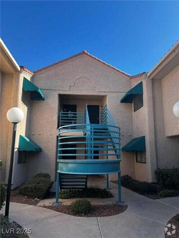 Building Photo - 2140 Pinetop Ln