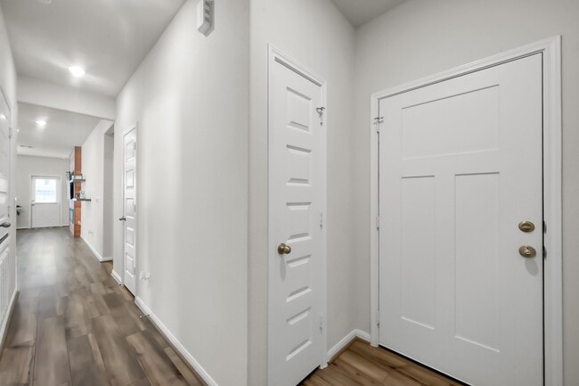 Foto del edificio - 8316 Bristlecone Pne Wy