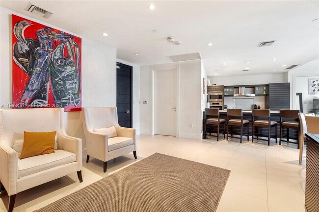 Building Photo - 200 Biscayne Blvd Way