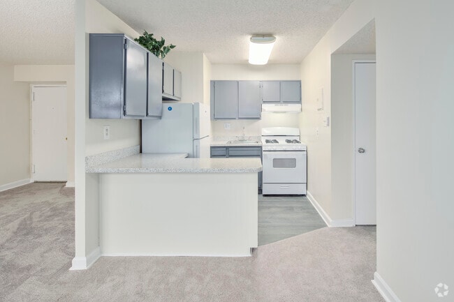 Interior Photo - Friendship Crossing