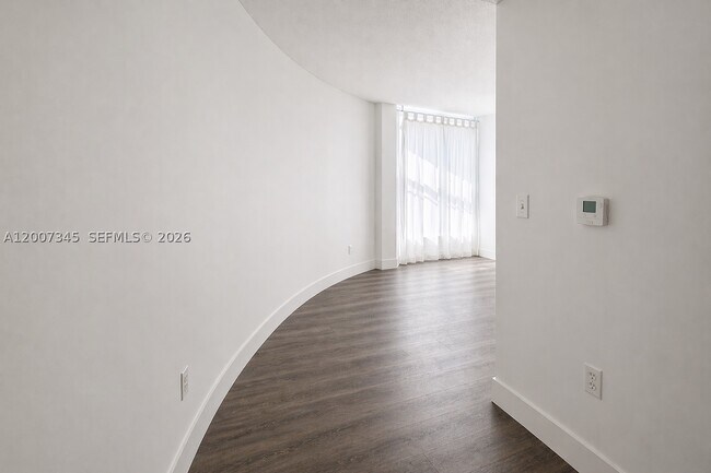 Foto del edificio - 6580 Indian Creek Dr