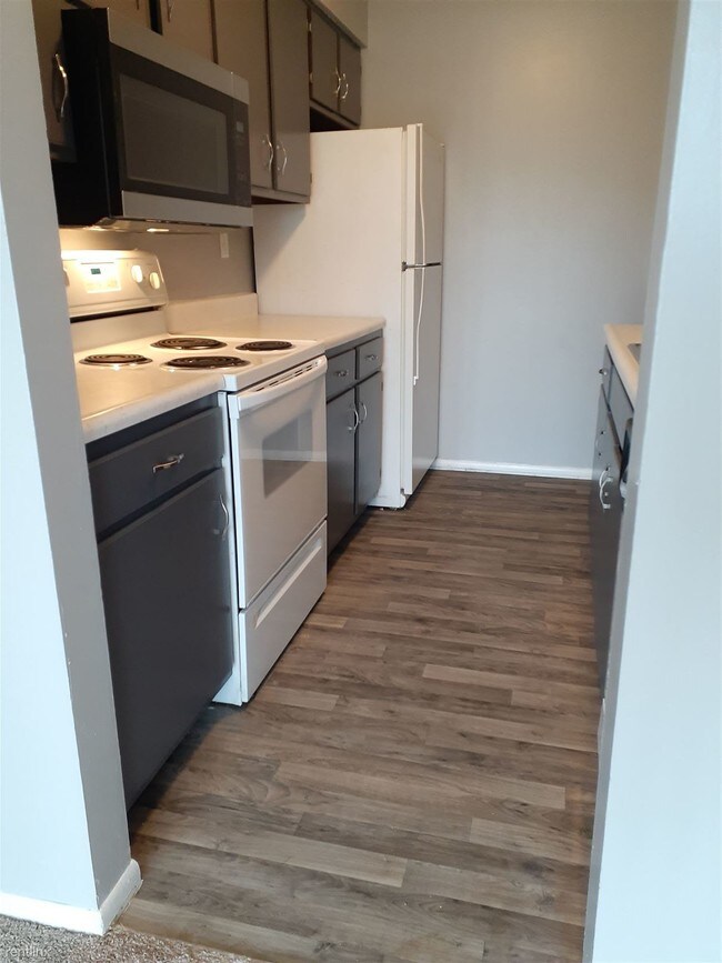 Foto del edificio - 7455 Rockleigh Ave