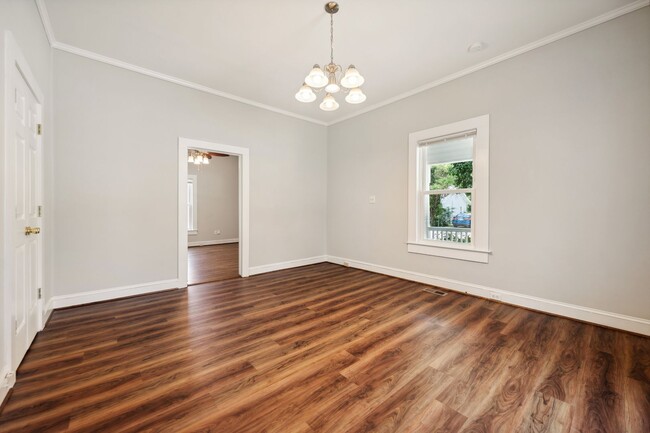 Building Photo - Totally Updated 3 Bed 1 Bath in Old West D...