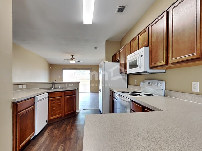 Building Photo - 1102 Longhorn Ln