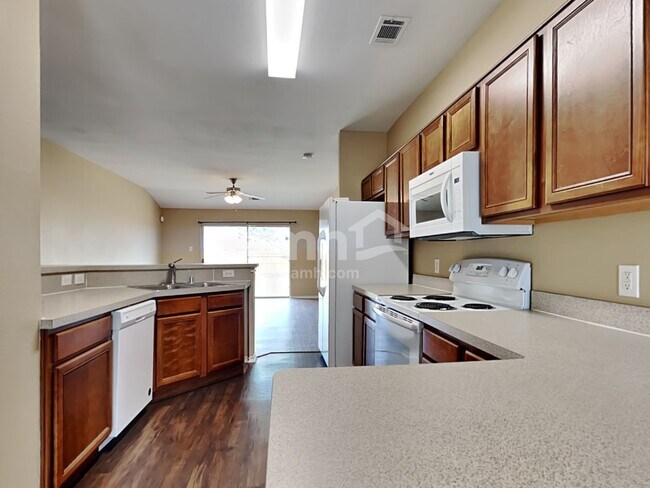 Foto del edificio - 1102 Longhorn Ln