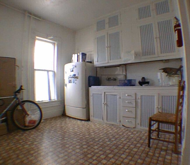 Kitchen - 465 N 5th St