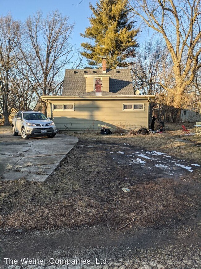 Building Photo - 4 br, 3 bath House - 505 E. Elm St.