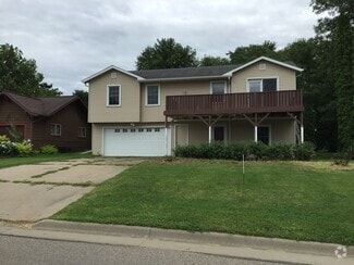 Building Photo - 105 Duesenberg Dr