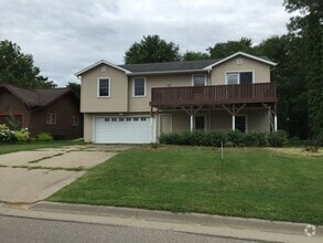 Building Photo - 105 Duesenberg Dr