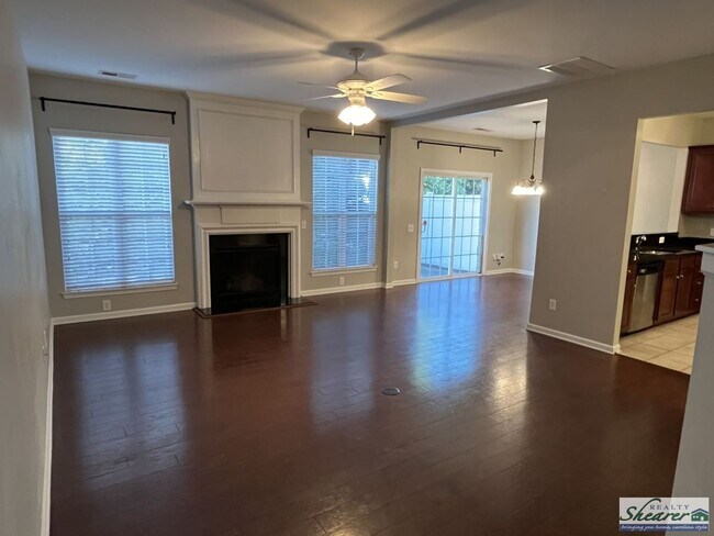 Building Photo - Beautiful 2 Story, 3 Bedroom Townhome near...