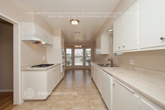 Building Photo - 12801 Zeus Ave