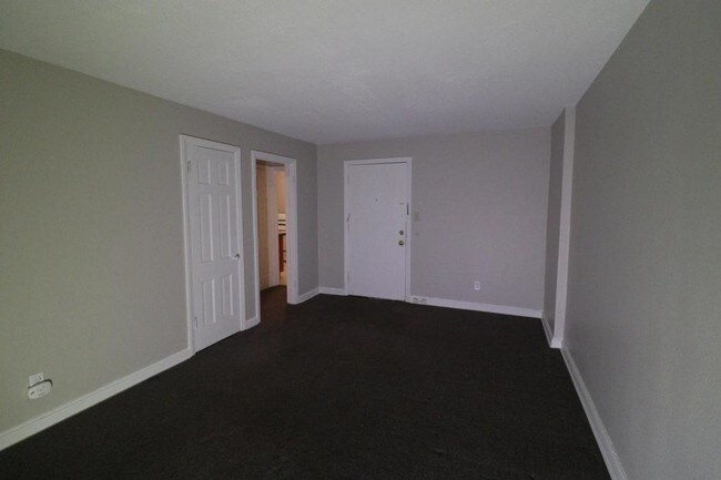 Foto del edificio - 4241 Rocky River Drive #10