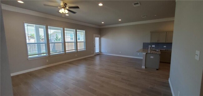 Foto del edificio - 109 Everett Ct