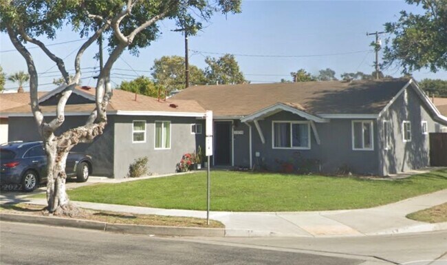 Foto del edificio - 2834 E Tyler St