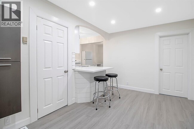 Building Photo - 1668 Goyeau St