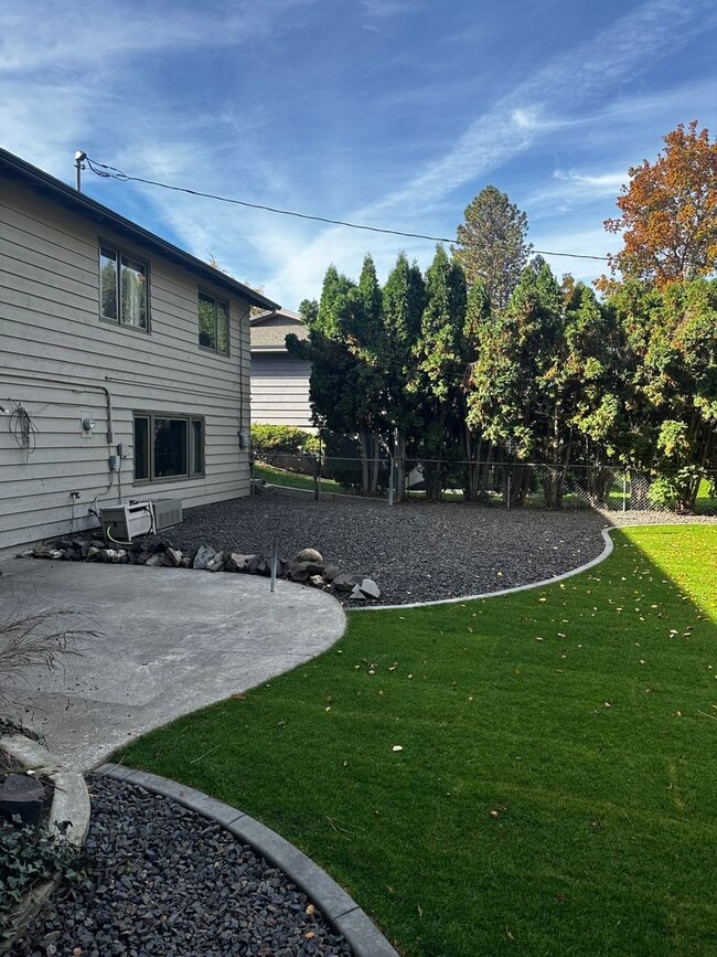 Foto del edificio - 7220 N Drumheller St