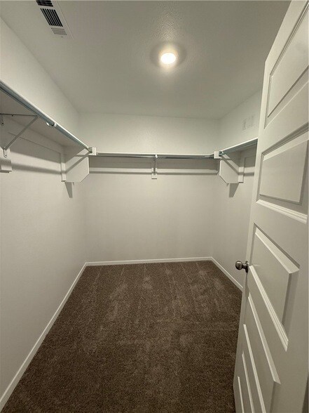 Foto del edificio - 2599 E Meramec St