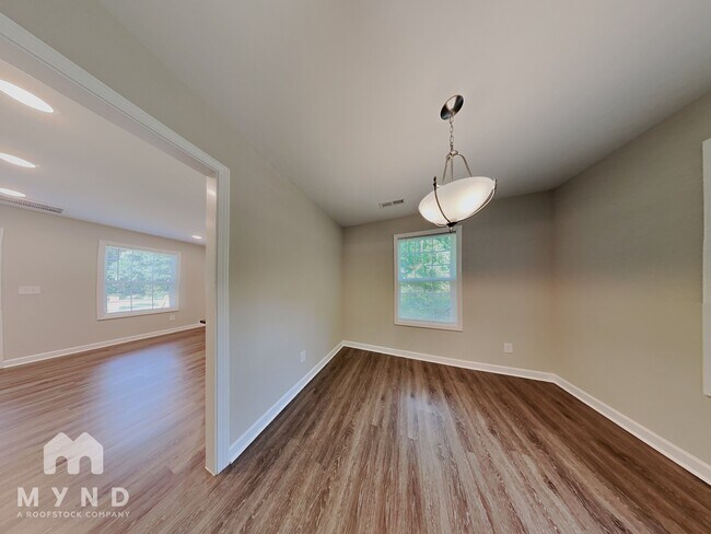 Foto del edificio - 1220 Jenkins Dr