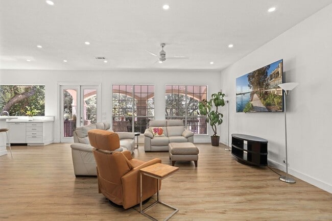 Building Photo - 1816 Winding View