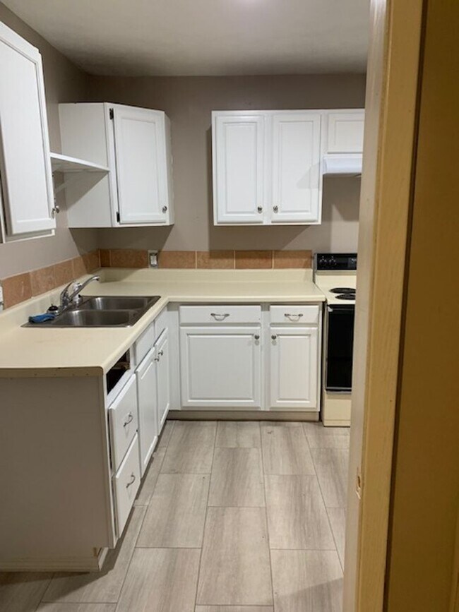 Foto del edificio - One bedroom One Bath Walk In-Hollister, MO