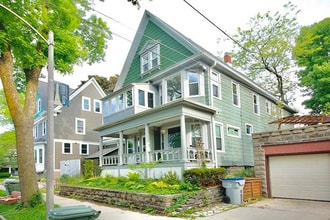 Building Photo - 2719 E Hartford Ave