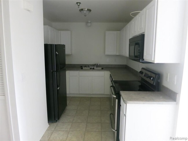 Building Photo - 15622 Stone Crossing Dr
