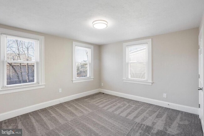 Foto del edificio - 809 N Providence Rd