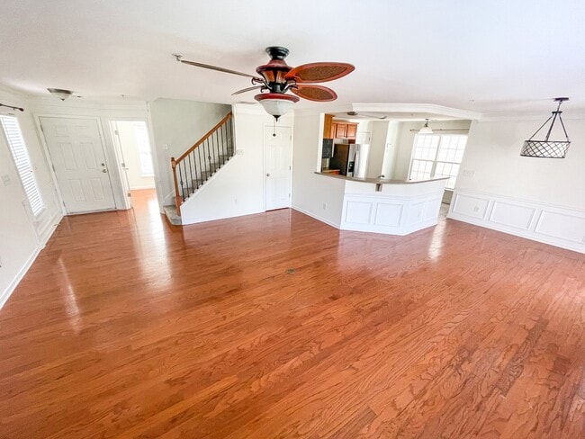 Building Photo - 282 Balaban Cir