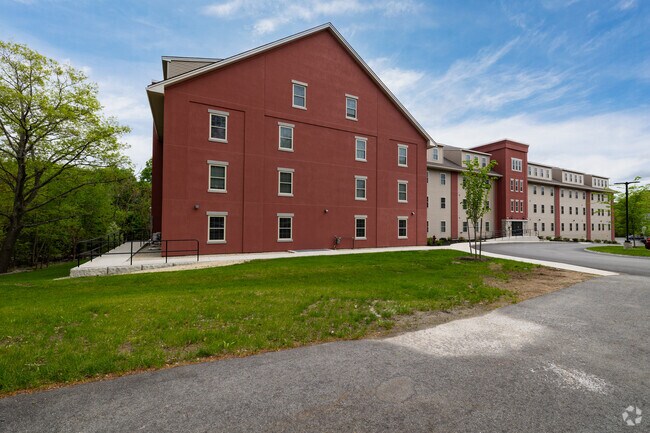 64 River St Rochester, Nuevo Hampshire - Fownes Mill Condominiums