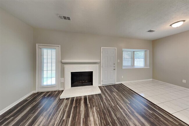 Building Photo - 9822 Pale Star Dr