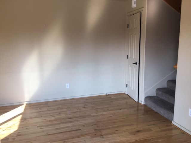 Foto del edificio - 1933 NW Monterey Pines Dr