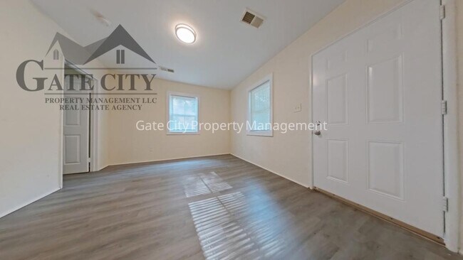 Foto del edificio - 1513 Wendell Ave