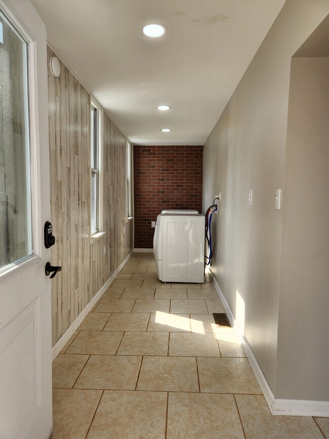 274 Van Voast Ave Unit 1, Bellevue, KY 41073 Condo for Rent in Bellevue, KY