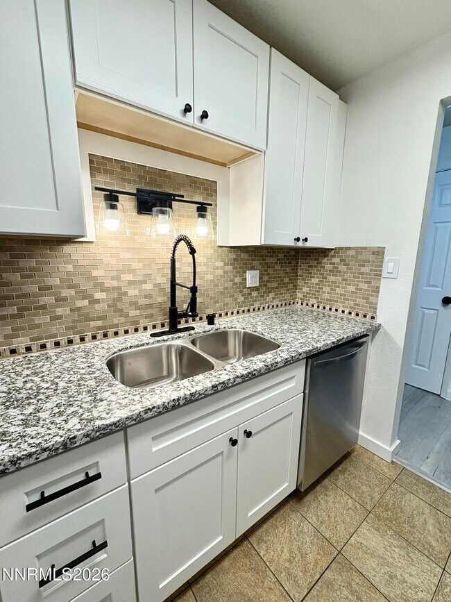 Building Photo - 3948 Clear Acre Ln