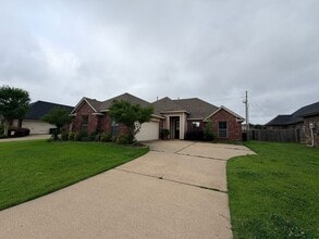 Building Photo - 530 Antietam Dr