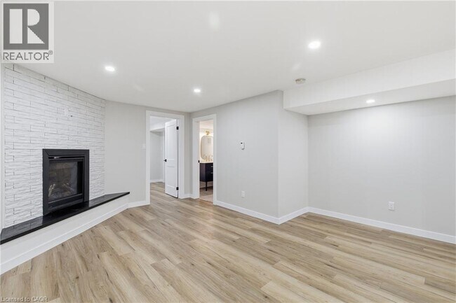 Photo du bâtiment - 17 Halam Ave