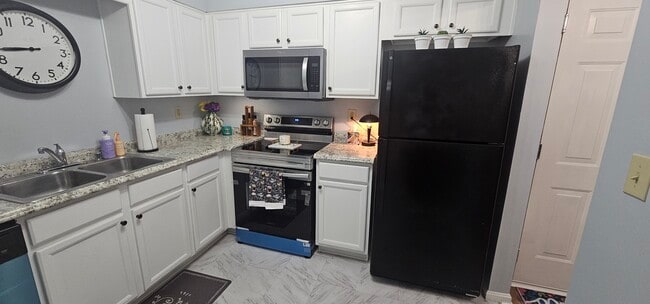 New flooring - 408 La Fontenay Ct