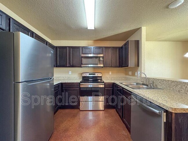 Building Photo - 1526 Brady Way