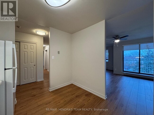 Photo du bâtiment - 128 St Augustine Dr