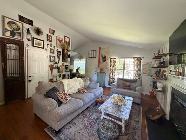 Building Photo - 106 Westwood Cir