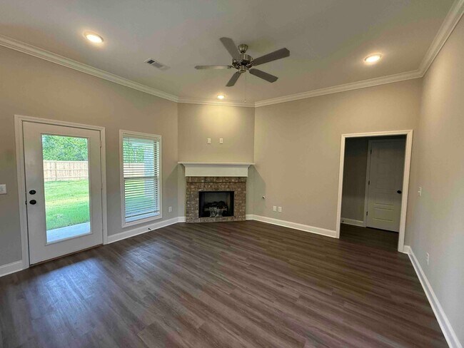 Foto del edificio - 548 Patrick Farms Dr