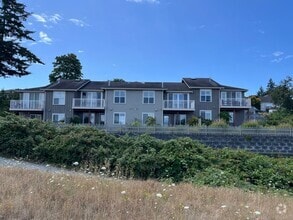Building Photo - 2015 H Ave
