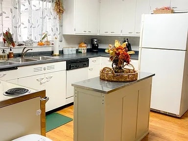 Building Photo - 303 Franklin St