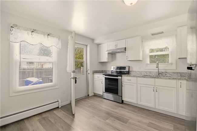 Building Photo - 1 Aquidneck Dr