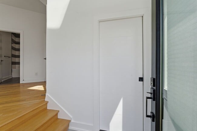 Photo - Beautiful 3-BR Property with Rooftop Deck! House