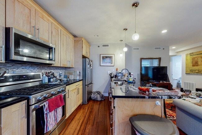 Building Photo - 104 Prince St