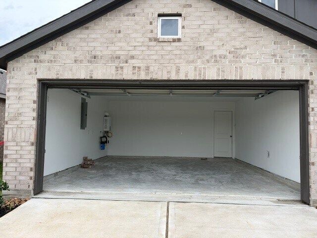 Building Photo - 3020 Huntersville Dr